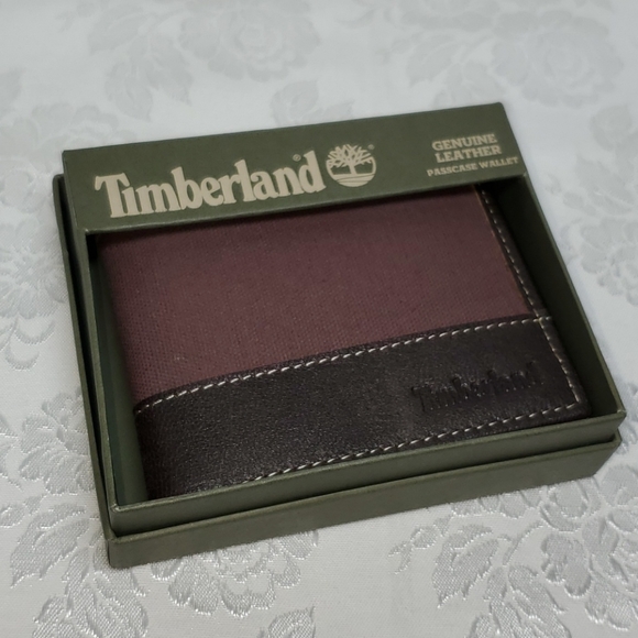 🎉Timberland Canvas & Leather Bifold Wallet - Picture 2 of 11